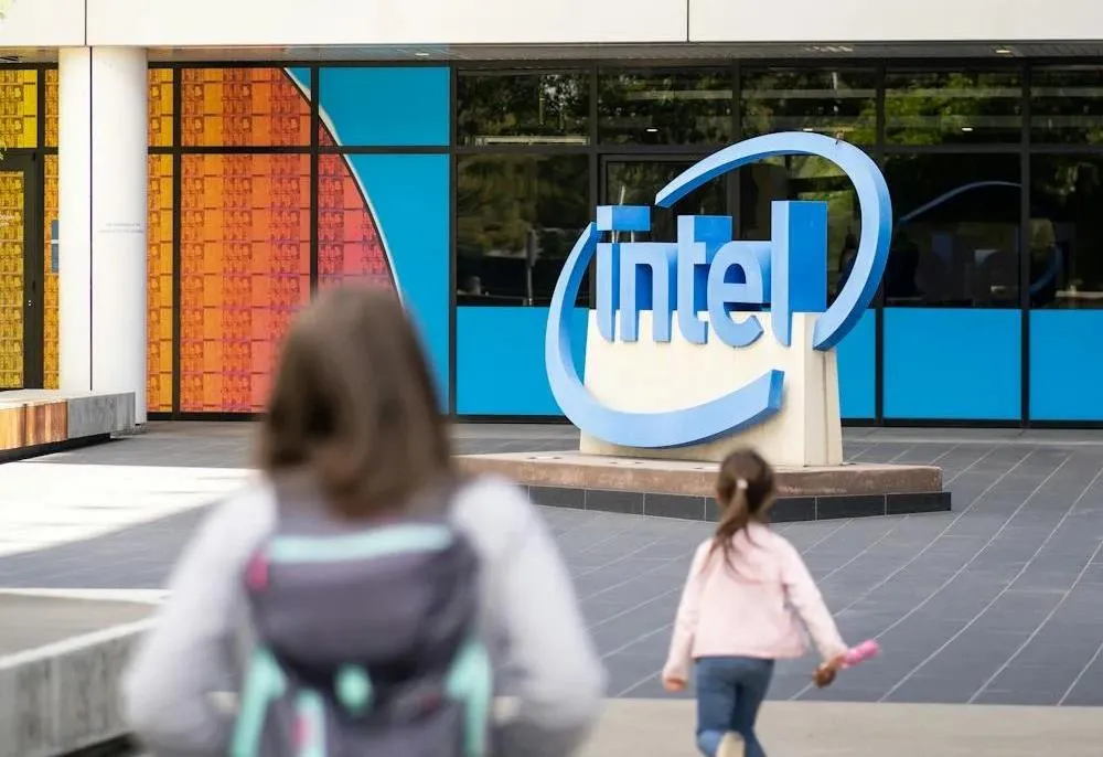 Nvidia scommette su Intel: investimento da 5 miliardi di dollari e partnership innovativa spingono Intel in Borsa