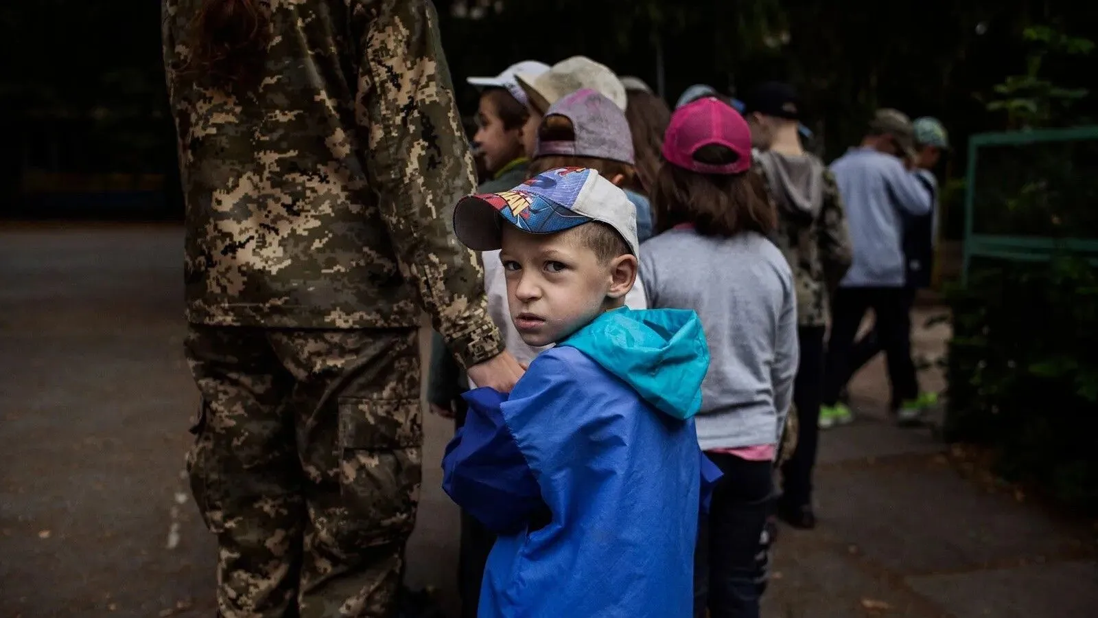 Ucraina, Shvaika: "I bambini si devono preparare alla guerra". Esplodono le polemiche sui reclutamenti coatti e i video-choc