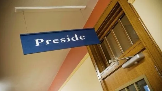 Gestire la Scuola tra Burocrazia e Adempimenti: Guida Operativa e Formazione per Dirigenti Scolastici