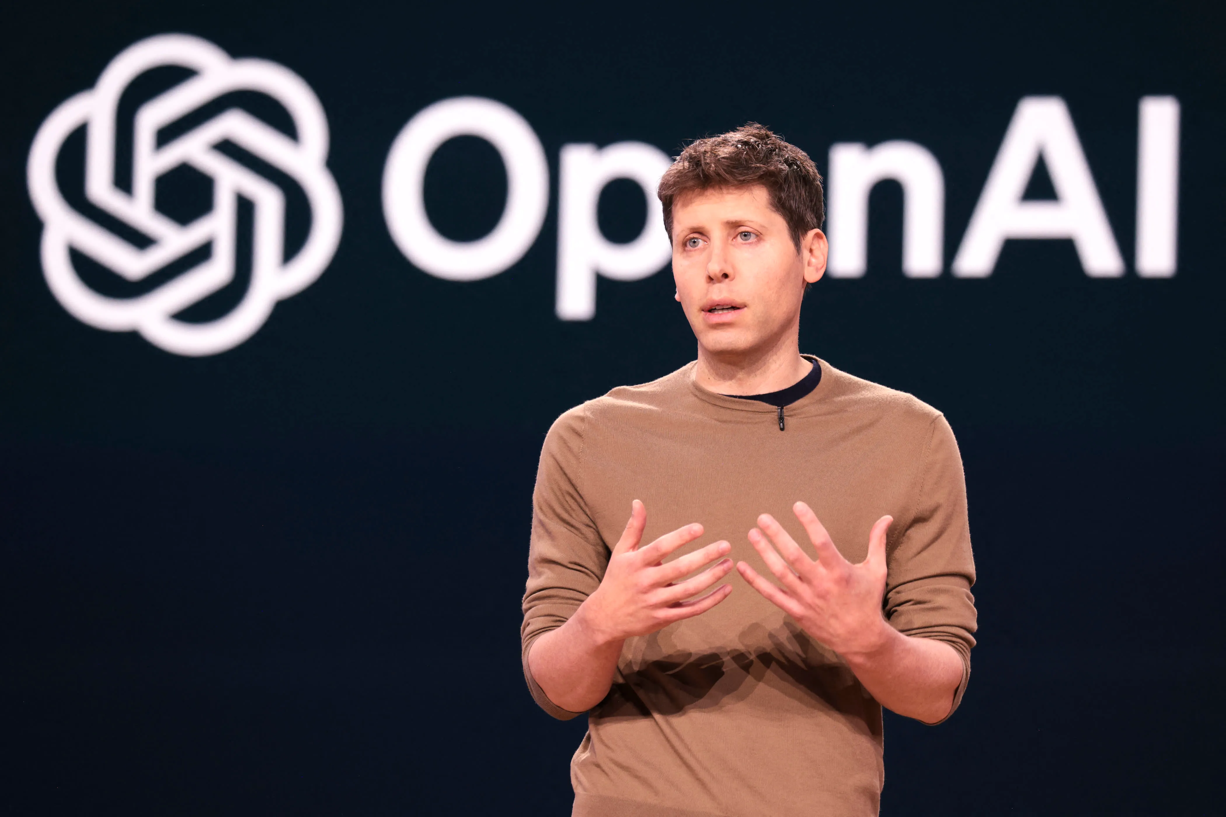 L’intelligenza artificiale alla prova dei fatti: secondo il MIT il 95% dei progetti AI è fallito. Tra entusiasmo e allarme investimenti, Altman mette in guardia il mercato