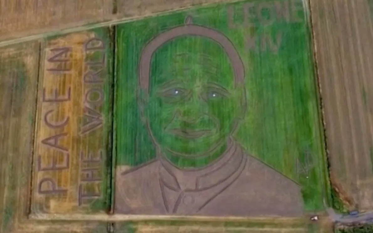 L'artista Gambarin ritrae Papa Leone XI col trattore