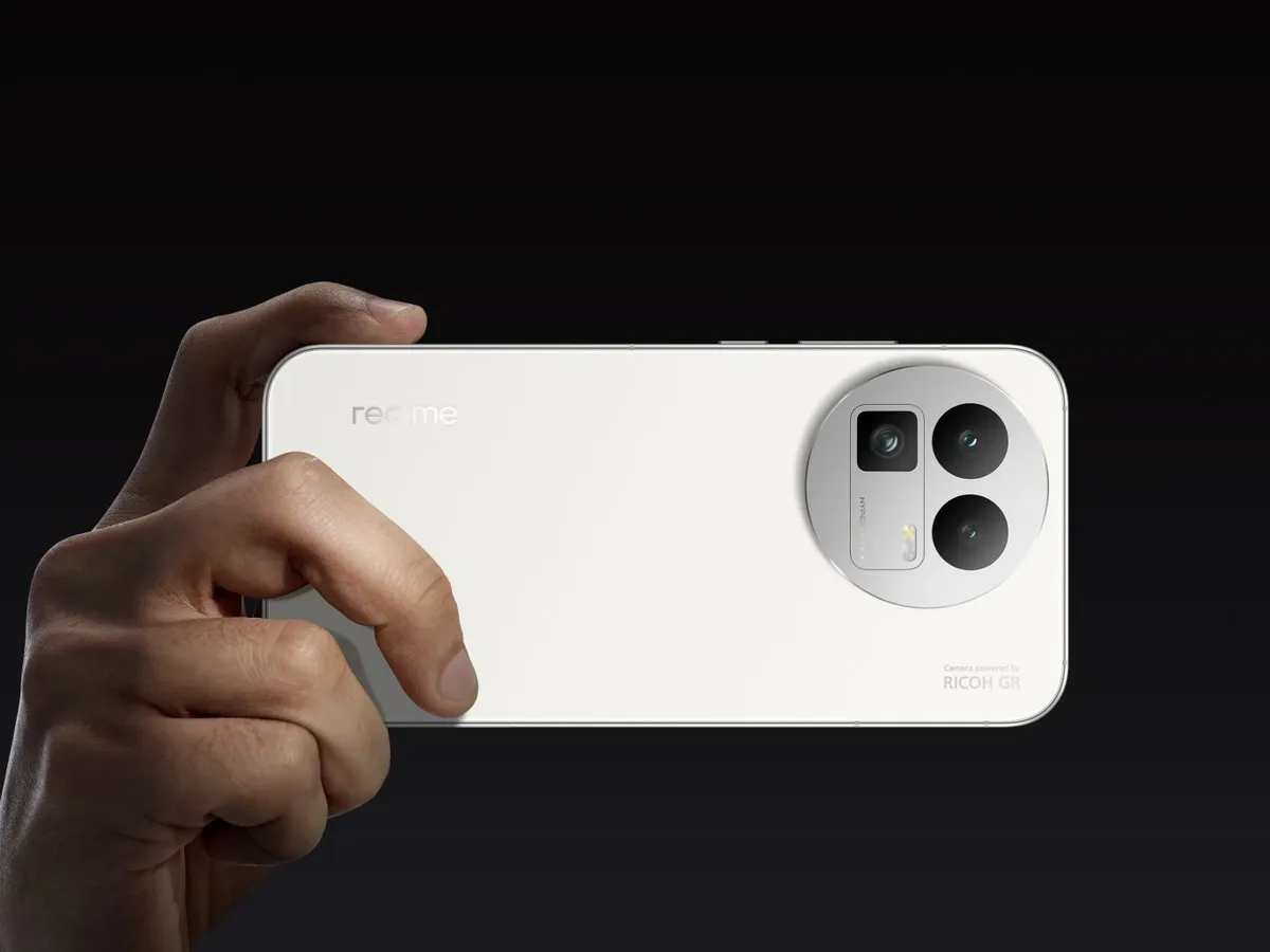 Realme lancia i nuovi GT8 e GT8 Pro: rivoluzione Snapdragon 8 Elite Gen 5 e fotocamere personalizzabili