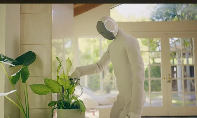 Robot Umanoidi: La Diffusione di Massa È Vicina? Analisi, Previsioni e Sfide per i Prossimi Decenni