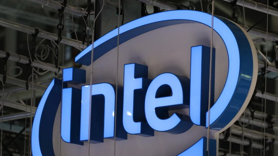 Intel verso una svolta epocale: il progetto di uscita dalla Borsa e la scissione tra design e fonderia