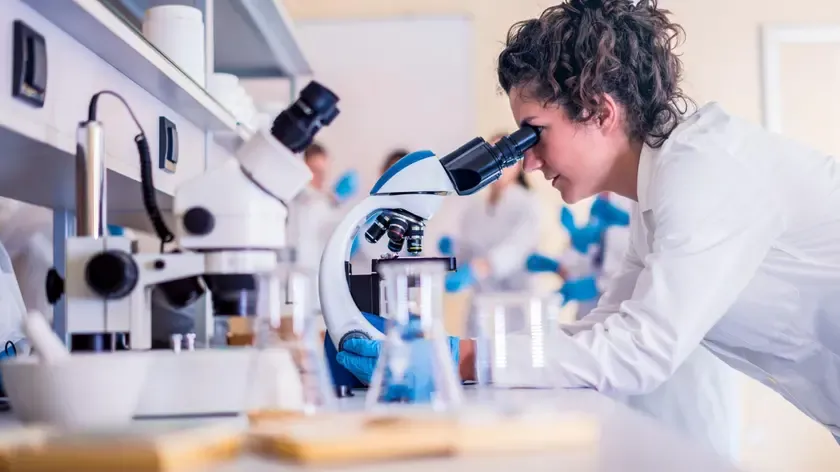1,5 miliardi di euro agli istituti di ricerca italiani attraverso il Fondo ordinario (Foe) del Ministero dell'Università