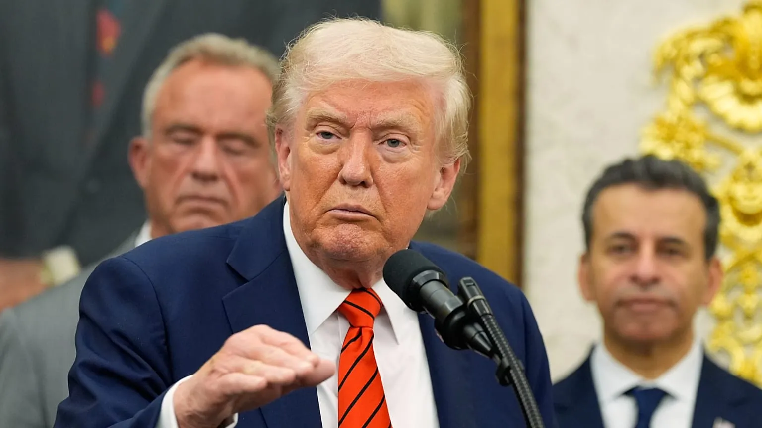Dazi USA contro la Cina: Trump avverte sull’insostenibilità, ma la pace commerciale resta lontana