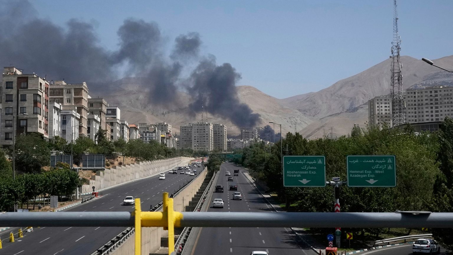Il Conflitto Israele-Iran Minaccia il Prezzo dell’Elettricità in Italia: Analisi sulle Prospettive Energetiche 2025