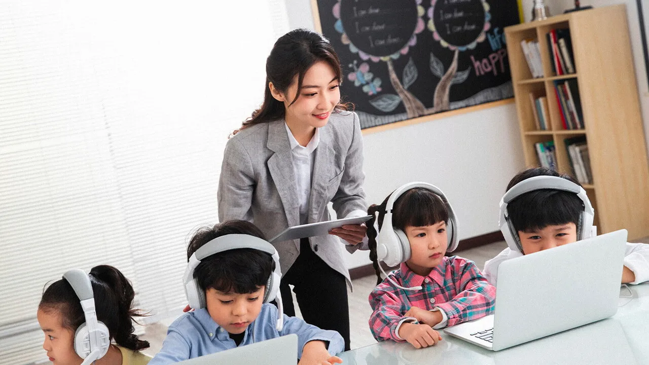 In Cina l’Intelligenza Artificiale obbligatoria a scuola