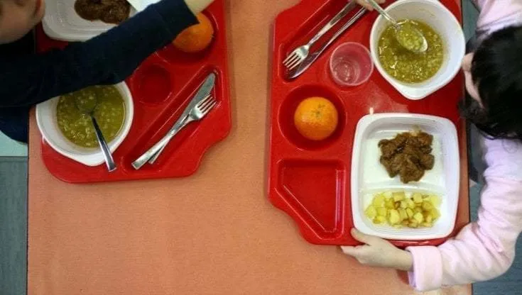 Dibattito sulla carne halal a scuola: tra etica e diritti