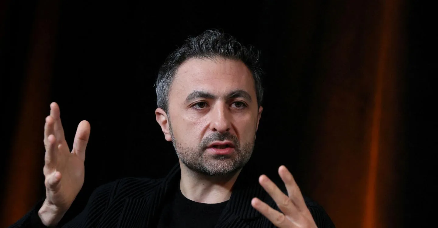 Solo gli esseri biologici possono essere consapevoli? Il capo dell’AI Microsoft detta la linea sui limiti dell’intelligenza artificiale