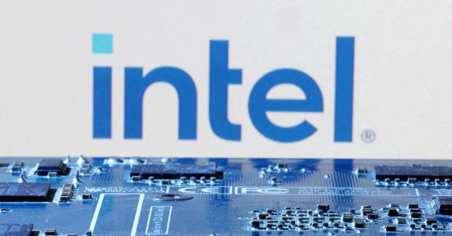Intel: Crescita dei Ricavi e Ritorno all'Utile nel Terzo Trimestre 2025 grazie a Investimenti Strategici e Innovazione