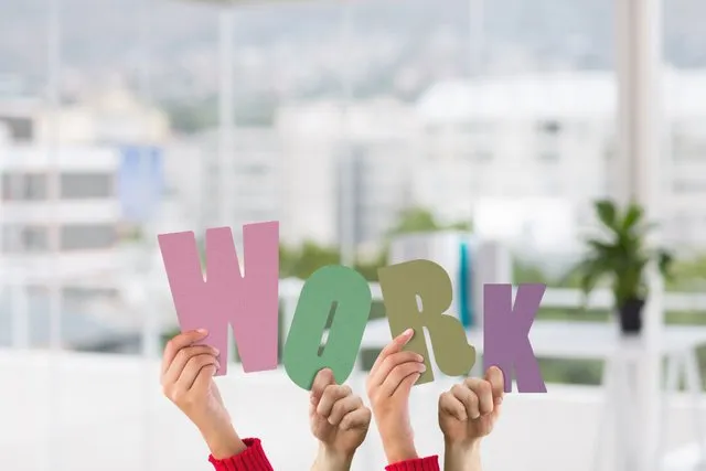 Posti Vacanti e Mercato del Lavoro Italiano: Migliorano i Dati, Ma le Soluzioni Restano Complesse