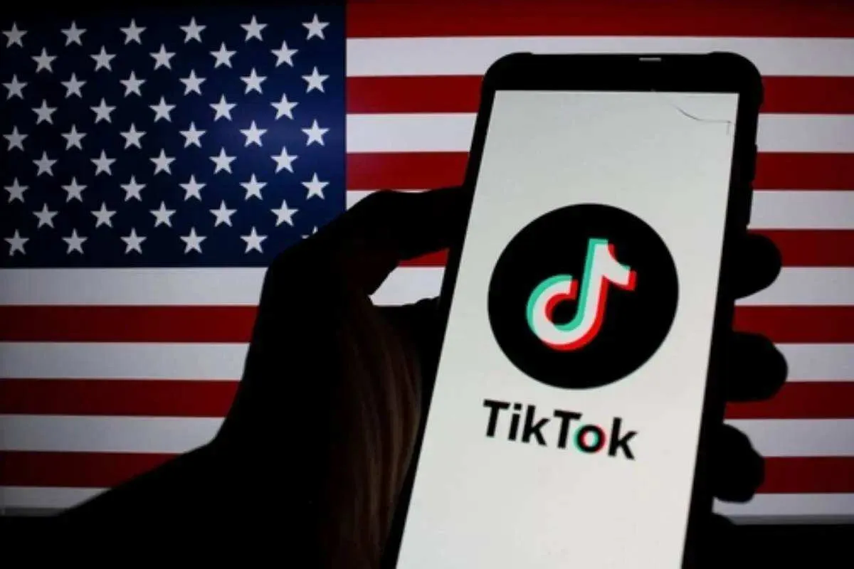 TikTok in mani americane: Trump firma il decreto che rivoluziona la gestione dell'app negli USA