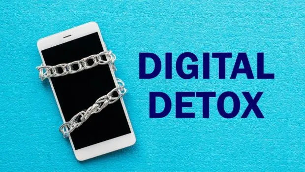 Digital Detox a Scuola: Le Raccomandazioni dell’ISS per Limitare l’Uso dello Smartphone tra gli Adolescenti