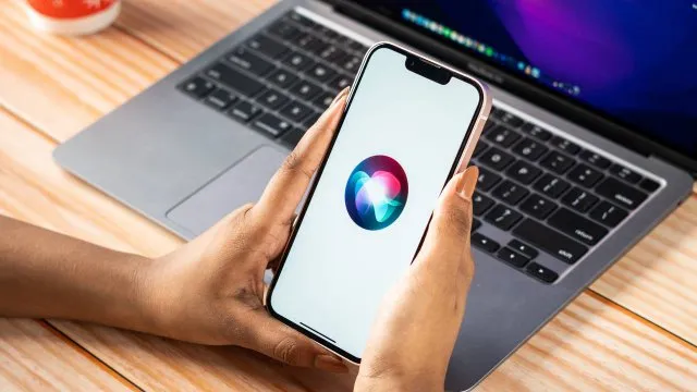 Apple lancia la sfida nel campo dell'intelligenza artificiale: l'app Veritas rivoluzionerà Siri nel 2026