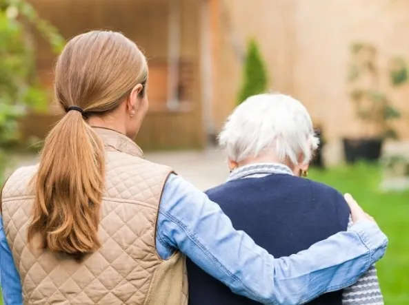 Caregiver Familiari, Più Tutele con la Nuova Sentenza UE: Cosa Cambia Davvero