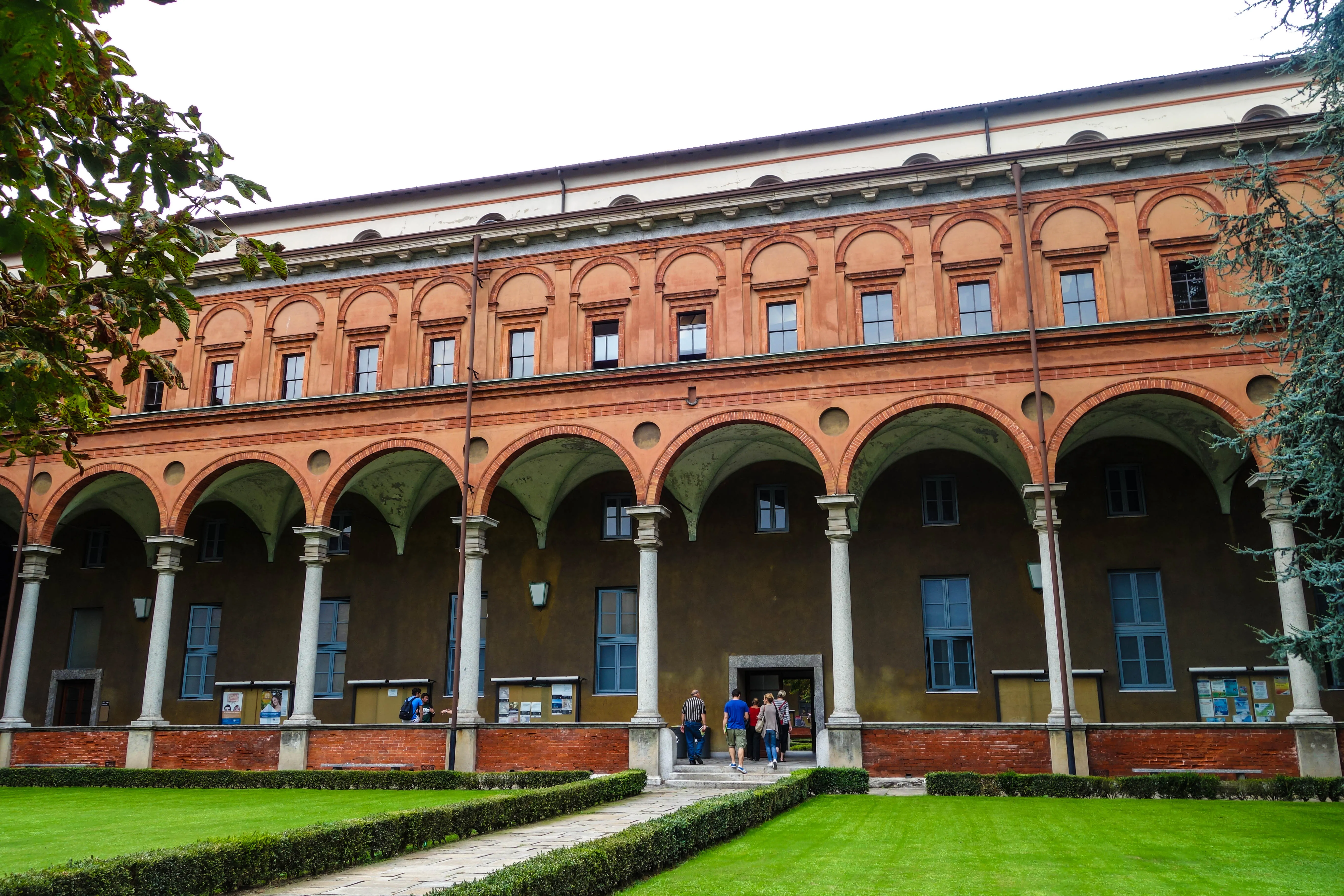 Università Cattolica di Milano: Glorie del Passato e Le Nuove Sfide dell'Umanesimo Cristiano nell'Anno Accademico 2025