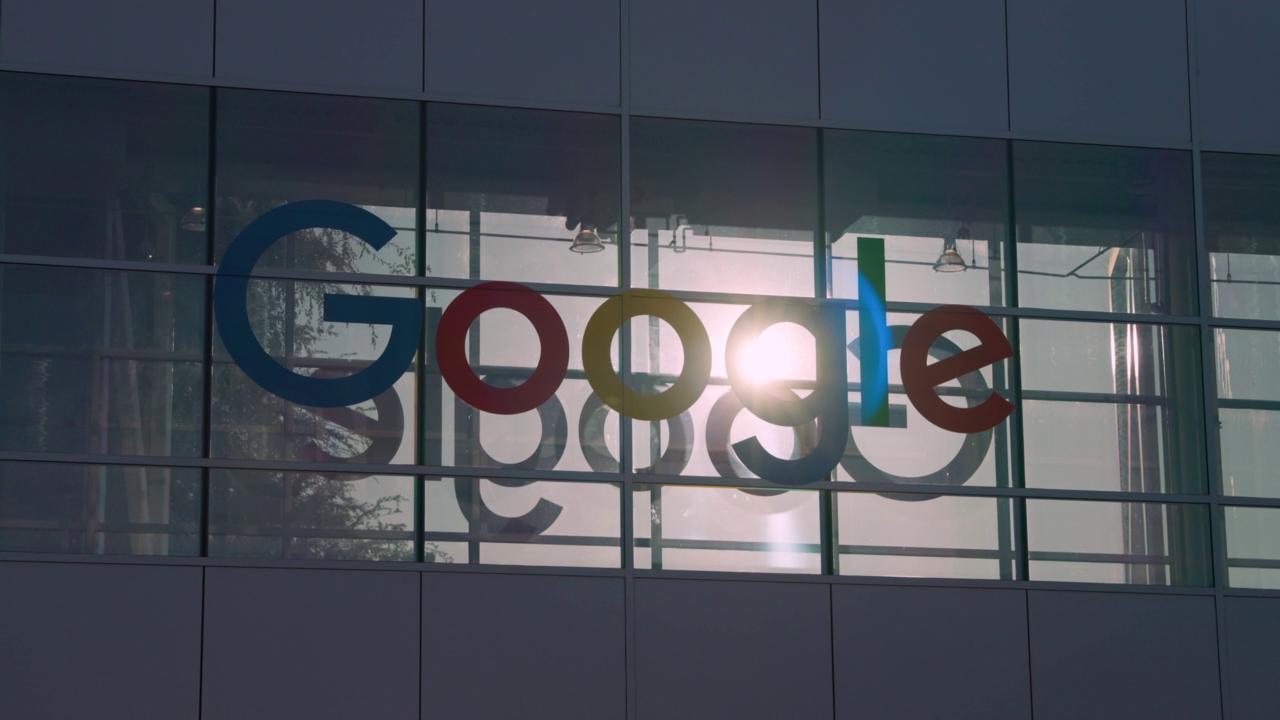 Google AI Mode: scontro tra editori USA e Big Tech su traffico, ricavi e diritti di contenuto