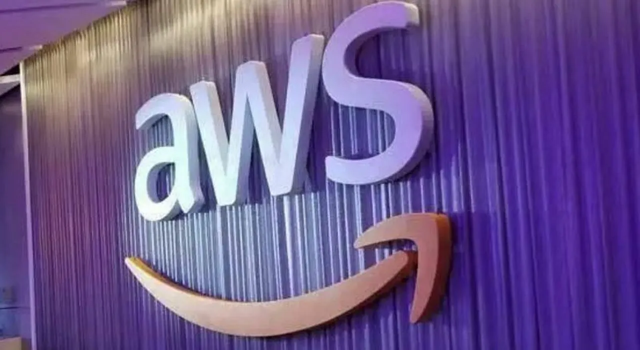 Amazon Web Services: ritorno alla normalità dopo il grave disservizio globale del 20 ottobre 2025