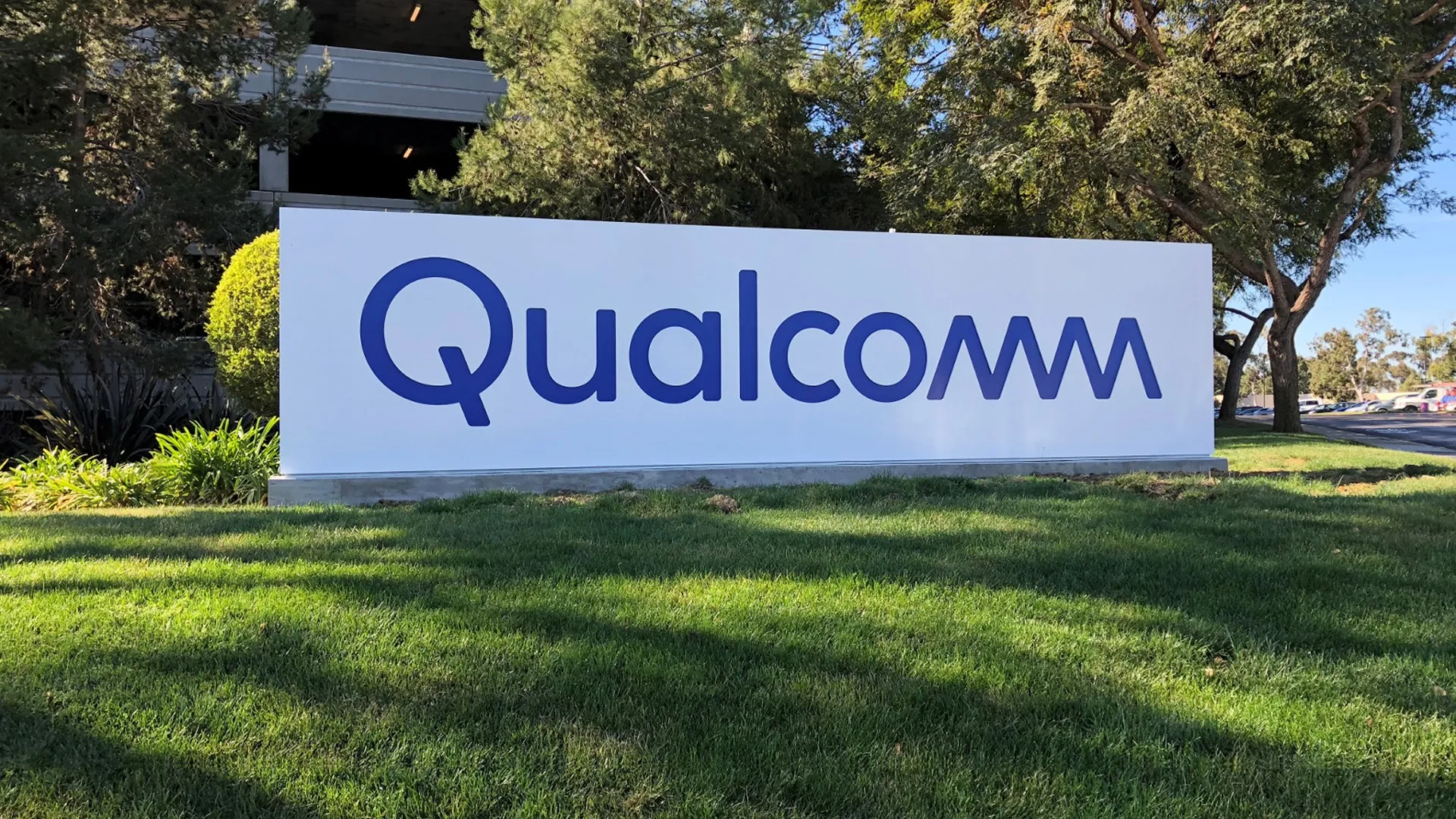 Risarcimento Storico per gli Utenti iPhone e Galaxy nel Regno Unito: Fino a 17 Sterline a Testa dopo la Causa contro Qualcomm