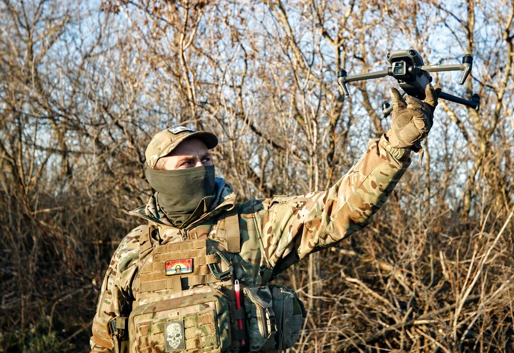 Soldati russi si arrendono a droni: svolta nel conflitto