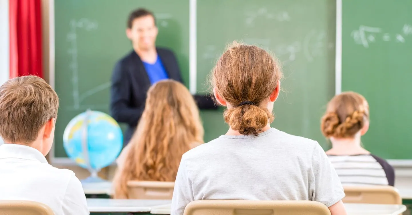 Crisi demografica e scuola italiana: in dieci anni persi quasi un milione di alunni