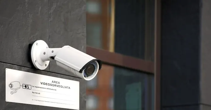 Garante Privacy interviene: CamHub bloccato in Italia per diffusione di immagini rubate