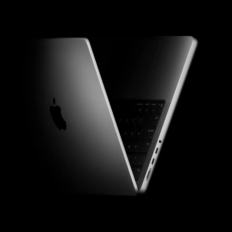 Apple presenta i nuovi MacBook Pro con chip M5: novità, vantaggi e la scelta di eliminare l'alimentatore in Europa