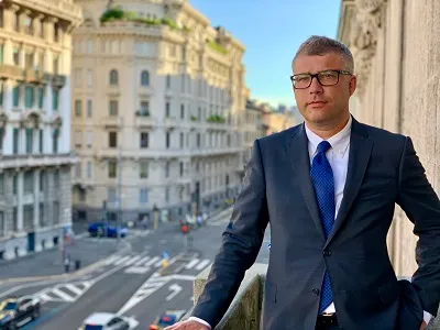 Contratti di Lavoro e Rappresentatività: Marco Barbieri (Confcommercio) Invoca Riconoscimento Legale per la Tutela dei Lavoratori