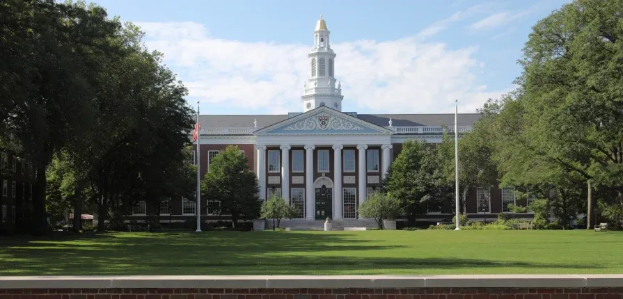 Nuovi Limiti per Studenti Internazionali nelle Università USA: Analisi delle Proposte e Impatti sul Sistema Accademico