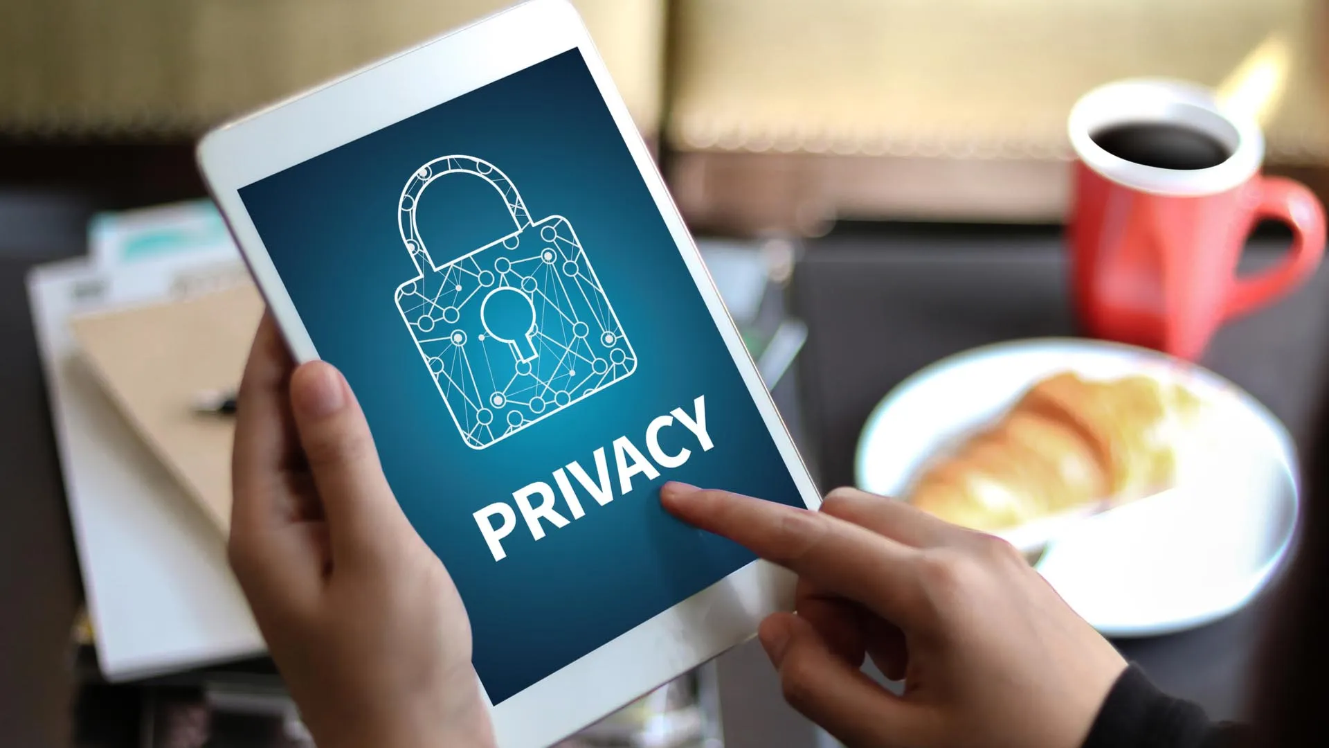 Allarme Privacy: Universe Browser Ruba Dati Sensibili e Installa Programmi non Autorizzati