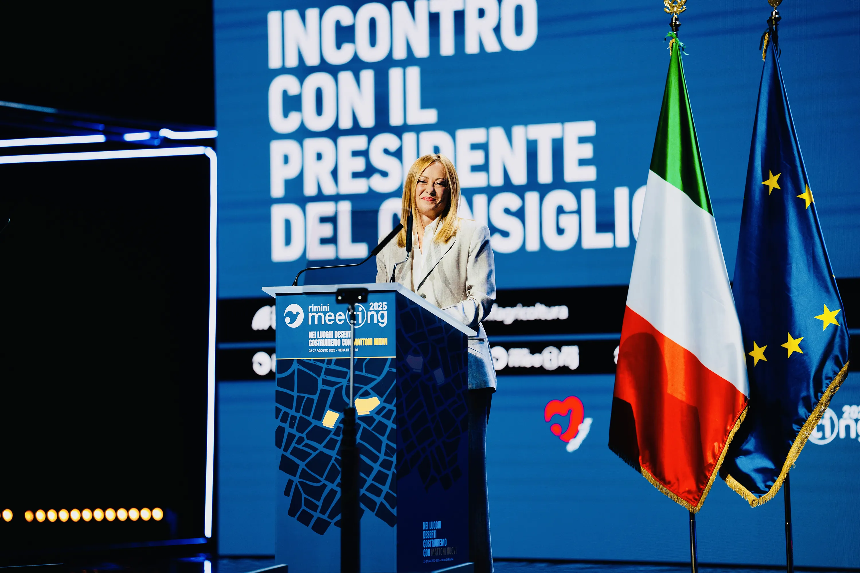 Giorgia Meloni sottolinea l'importanza di formazione, università e ricerca scientifica al Meeting di Rimini 2025
