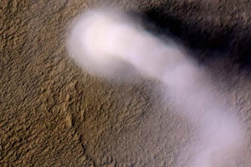 Venti impetuosi e vortici di polvere su Marte: vent’anni di osservazioni ESA rivoluzionano la conoscenza del Pianeta Rosso