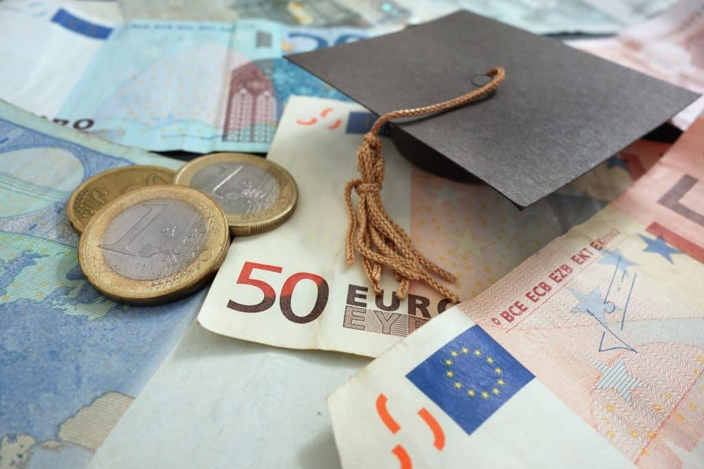 Riforma Pensioni 2025: Il riscatto della laurea tra convenienza e limiti - Analisi completa delle novità