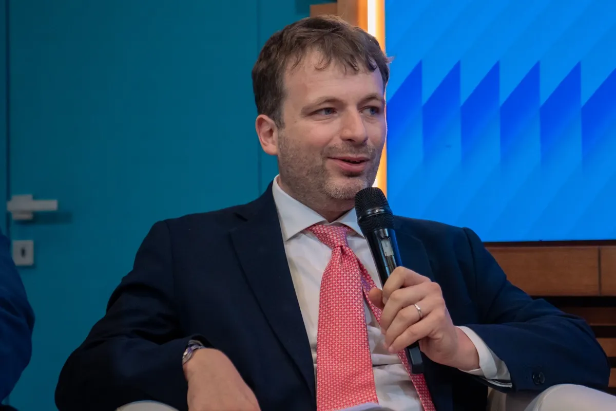 Intelligenza Artificiale in Europa: Arzarello (Meta) Invoca un Cambio di Rotta Normativo all’Evento Digithon di Bisceglie