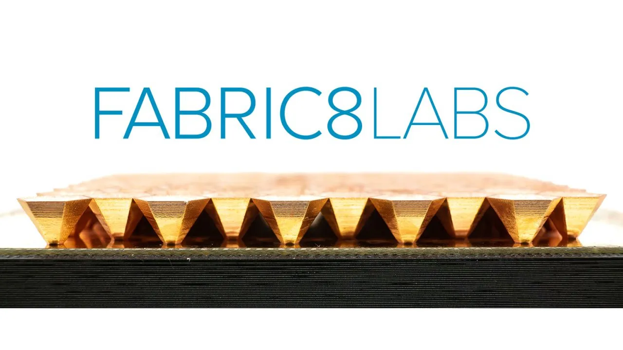 Rivoluzione nel raffreddamento dei microchip: Fabric8Labs porta la stampa 3D del rame direttamente sul silicio