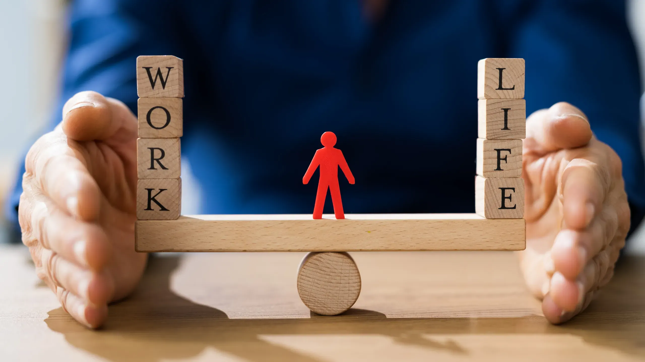 Lavorare senza fine: come ritrovare l’equilibrio tra vita privata e professionale secondo Clutch