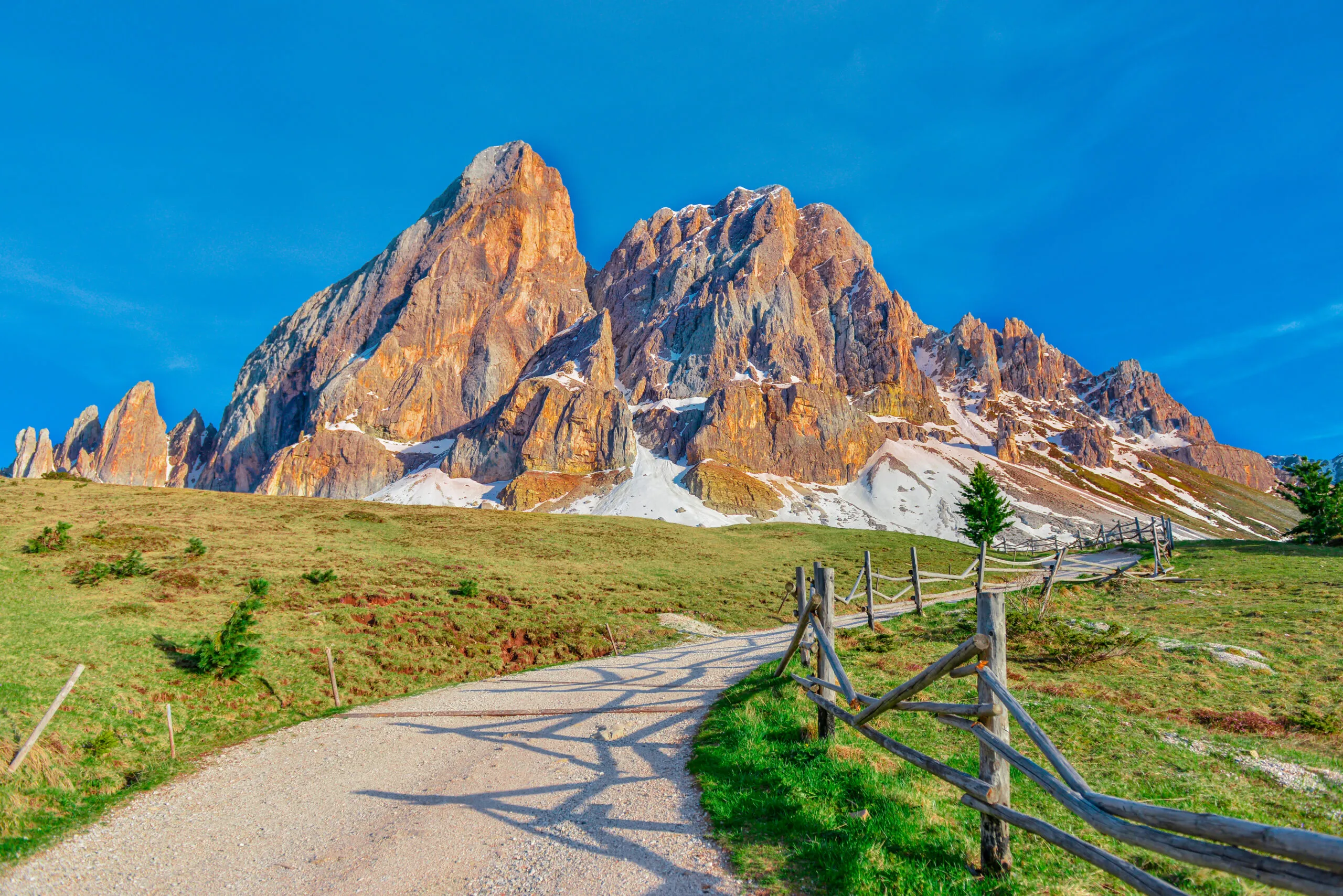 Dolomiti: Un Paesaggio da Proteggere tra Fotografia e Cultura. Il Volume di Cicchetti e Bortoluzzi tra Stupore e Consapevolezza Ambientale