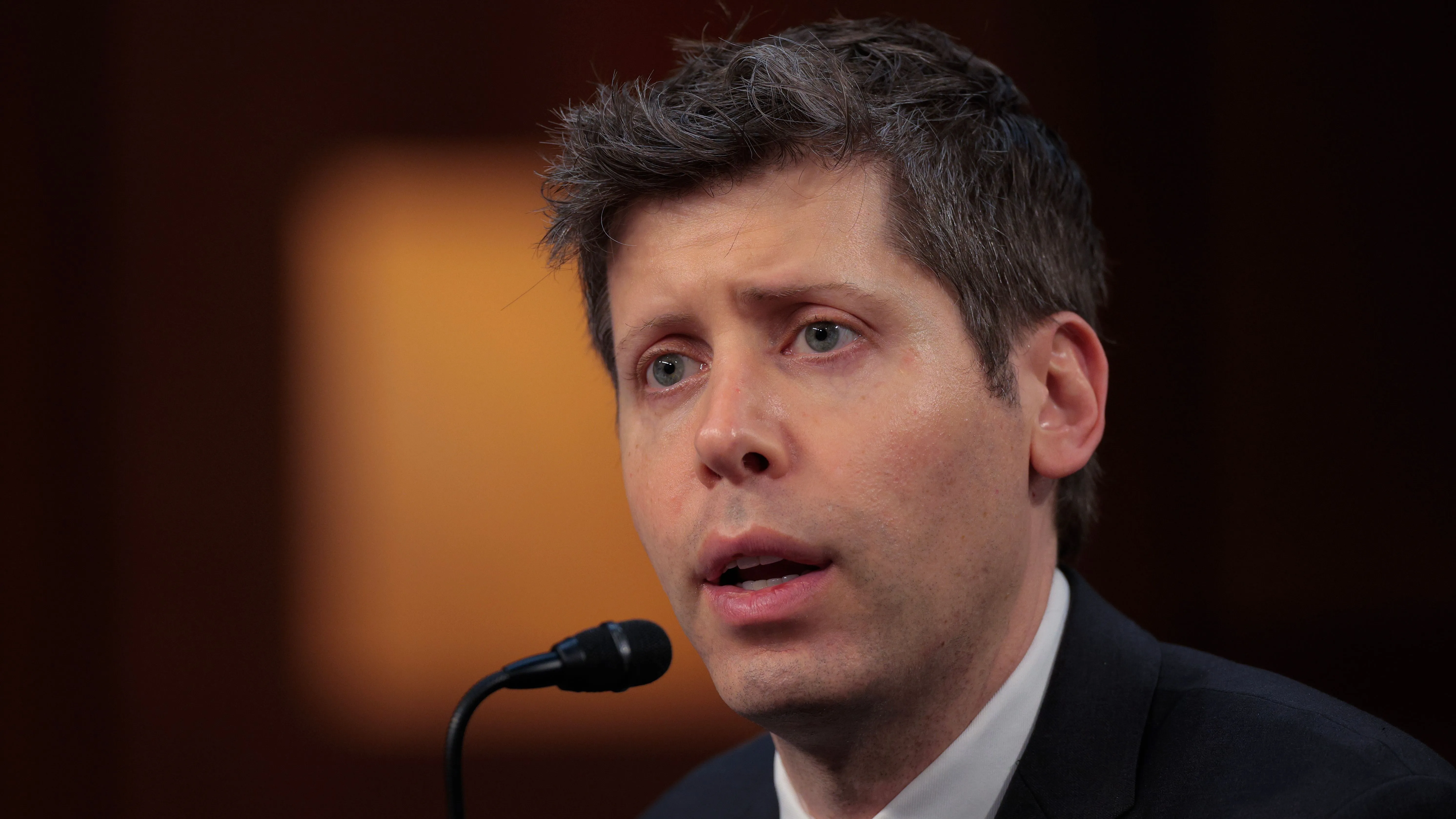Dead Internet Theory: Sam Altman lancia l'allarme sull’avanzata dell’intelligenza artificiale nella rete