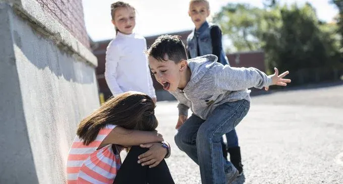 Tragedia in Mosella: Bambina di 9 Anni Si Suicida a Causa del Bullismo Scolastico