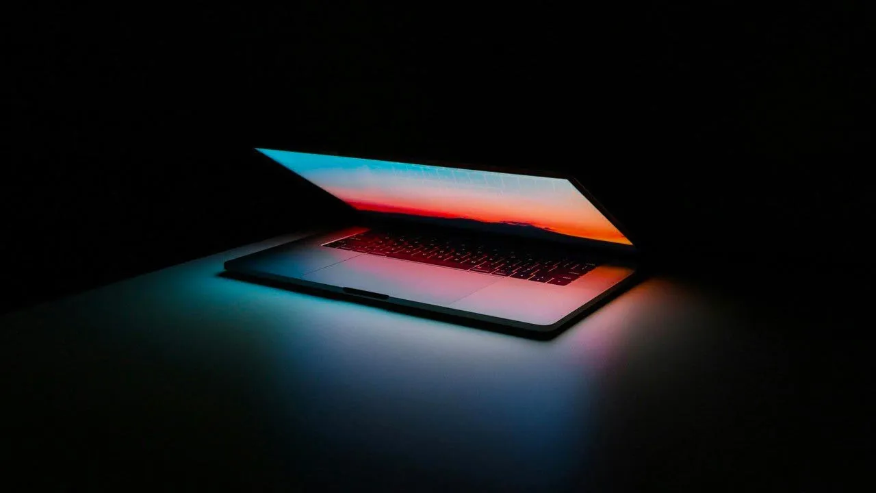MacBook Pro OLED Touch: Apple rivoluziona il notebook – Tutte le novità, uscita e caratteristiche