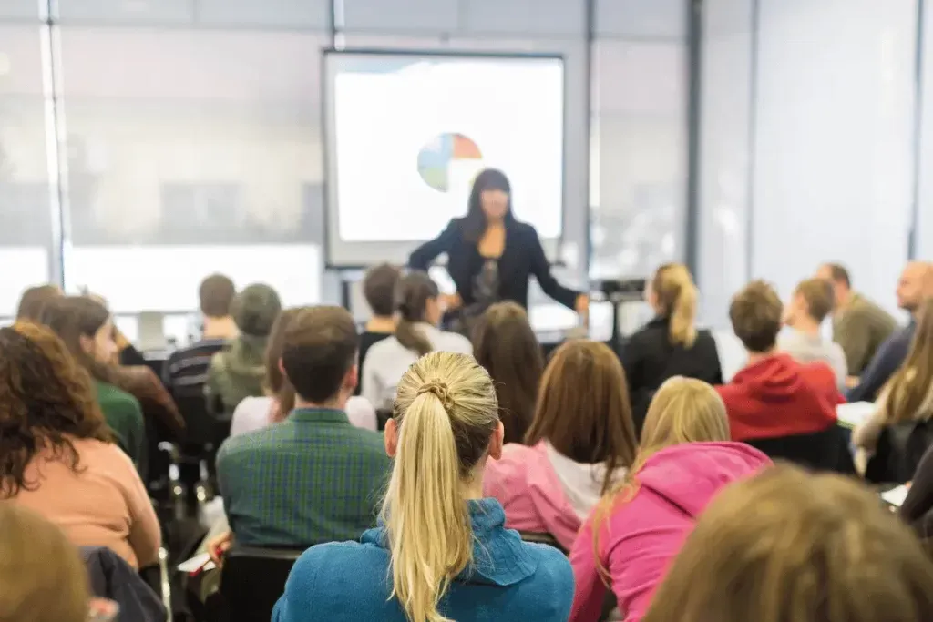 Nuove Regole per l’Abilitazione Docenti 2025/26: Percorso Unico per le Classi di Concorso Accorpate