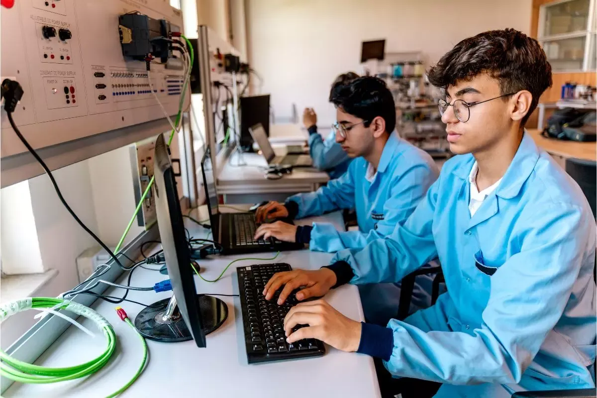 Percorsi Formativi 4+2: Il Nuovo Ponte tra Scuola e Lavoro per Ridurre il Mismatch nelle Imprese