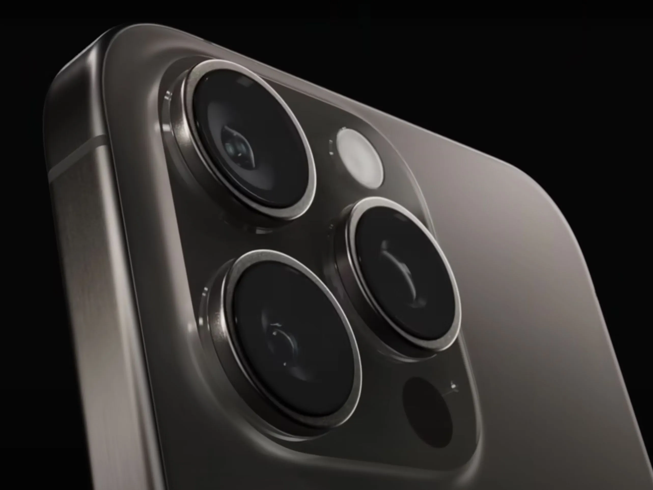 Apple rivoluziona la fotografia su iPhone: sensore d'immagine con 20 stop di gamma dinamica ispirato all’occhio umano