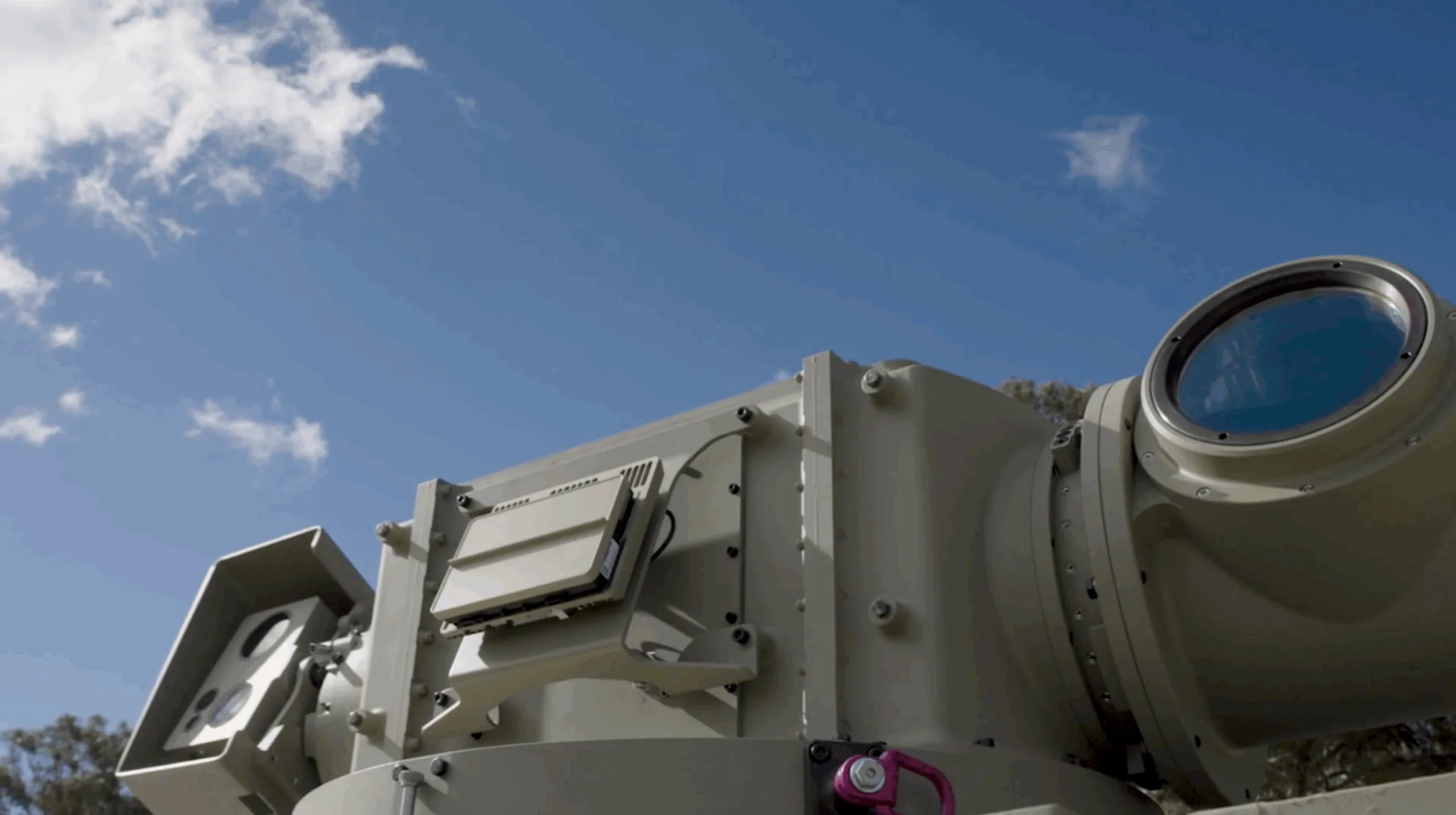 Apollo: Il Nuovo Laser Anti-Drone di EOS che Cambierà la Difesa Moderna