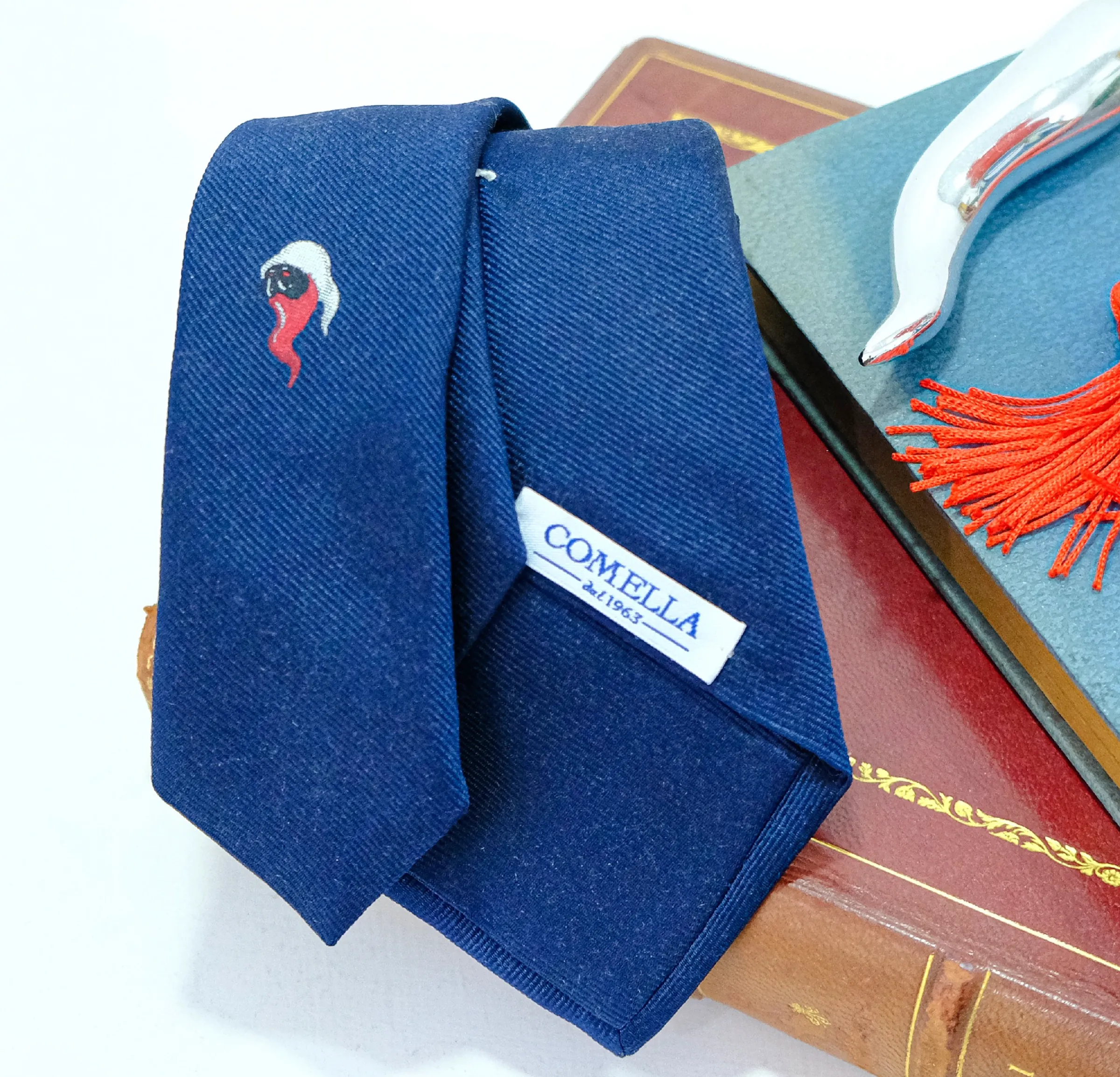 Comella, le Cravatte che Uniscono Artigianalità e Innovazione: Il Made in Italy che Sfida i Dazi Oltreoceano