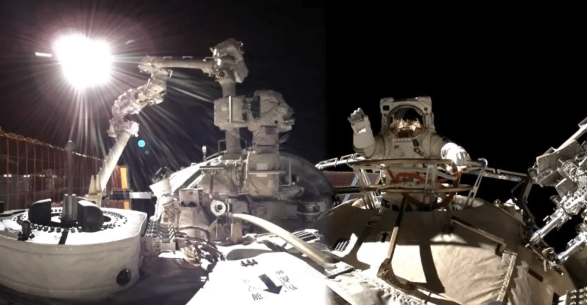 Quarta Attività Extraveicolare per la Missione Shenzhou-20: Un Passo Avanti nella Sicurezza Spaziale sulla Tiangong