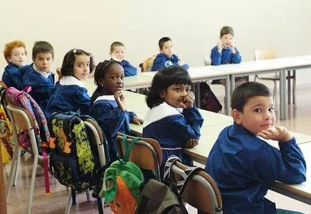 Alunni Stranieri e Apprendimento: Riflessioni sulla Scuola Multiculturale di Cagliari