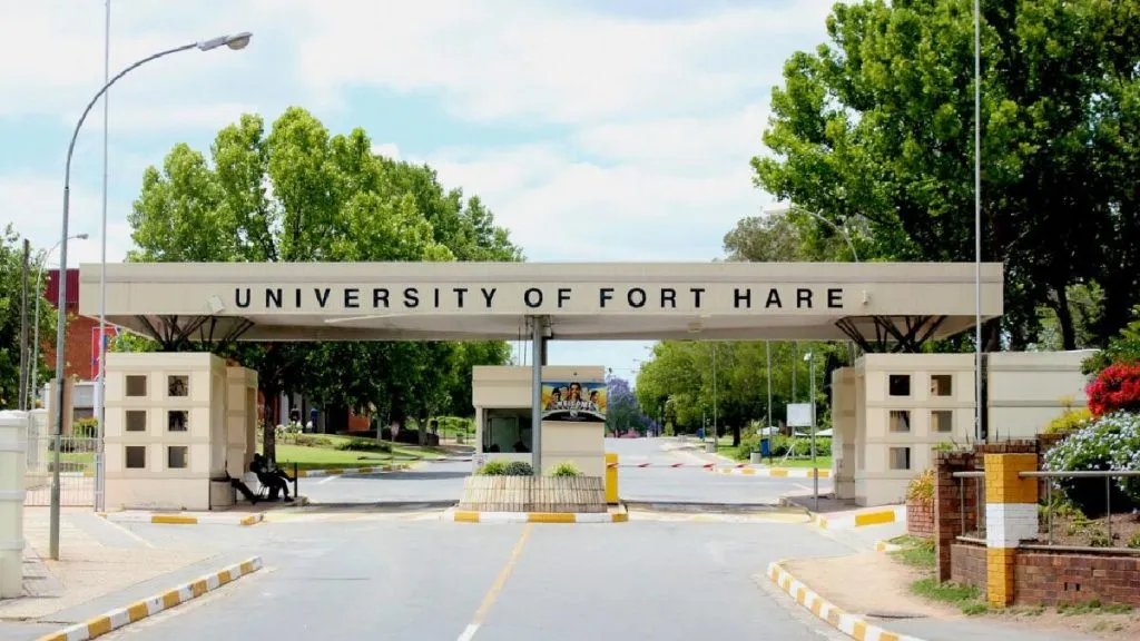 Università di Fort Hare nel mirino: richiesta di responsabilità dopo danni e scandali di corruzione