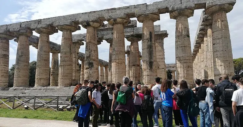 Viaggi d'istruzione: tutte le novità 2025, il modello di circolare pronto e guida pratica per una gestione impeccabile